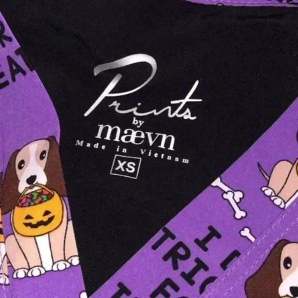 Scrubs for Vet I Do Tricks for Treats Purple XS - Picture 3 of 3